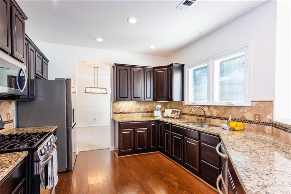 10805 PINEWALK FOREST Circle