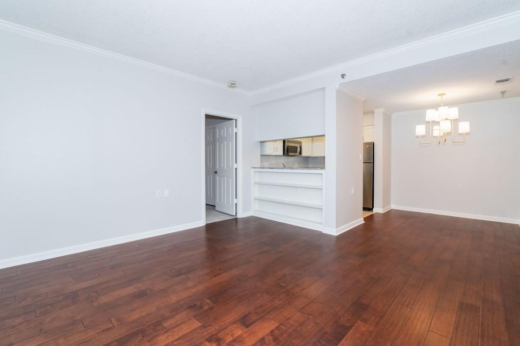 1800 Clairmont Lake Unit 220