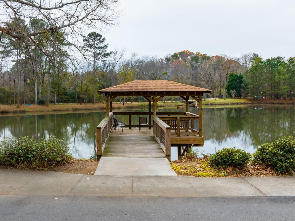 1800 Clairmont Lake Unit 220