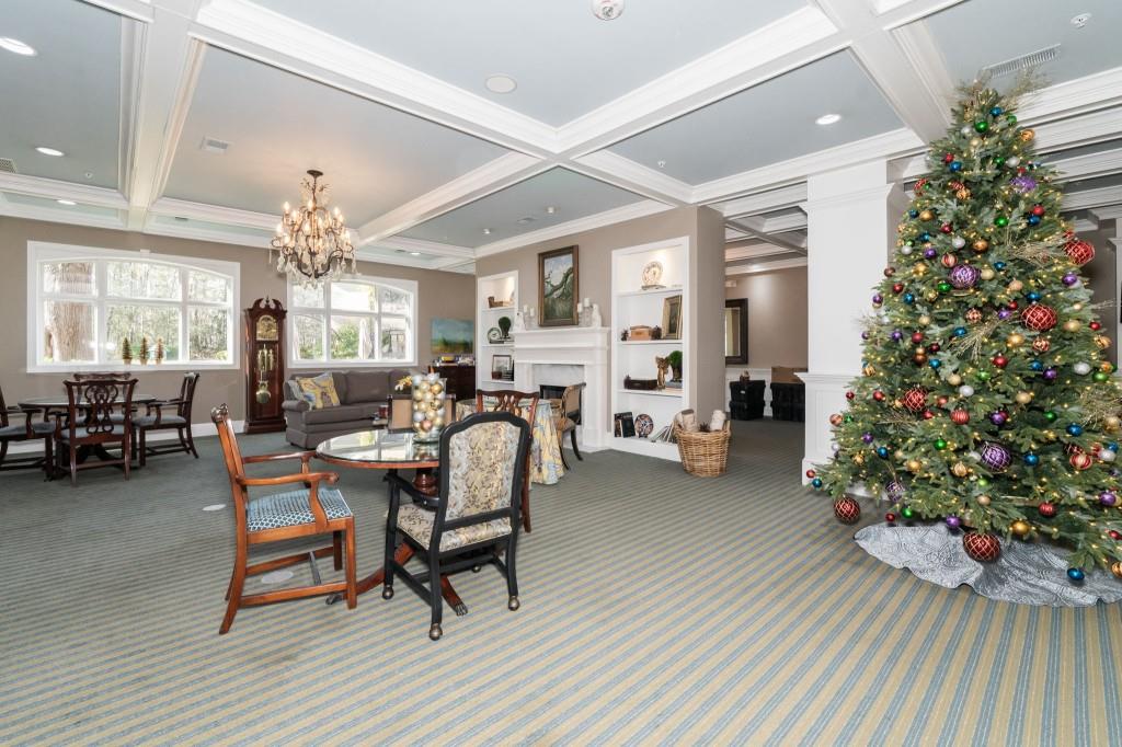 1800 Clairmont Lake Unit 220