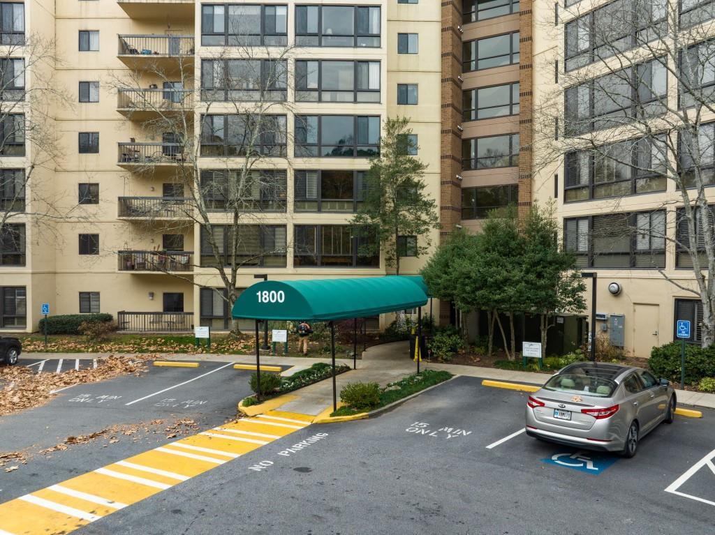 1800 Clairmont Lake Unit 220