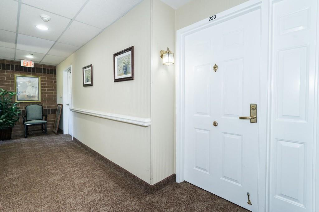 1800 Clairmont Lake Unit 220