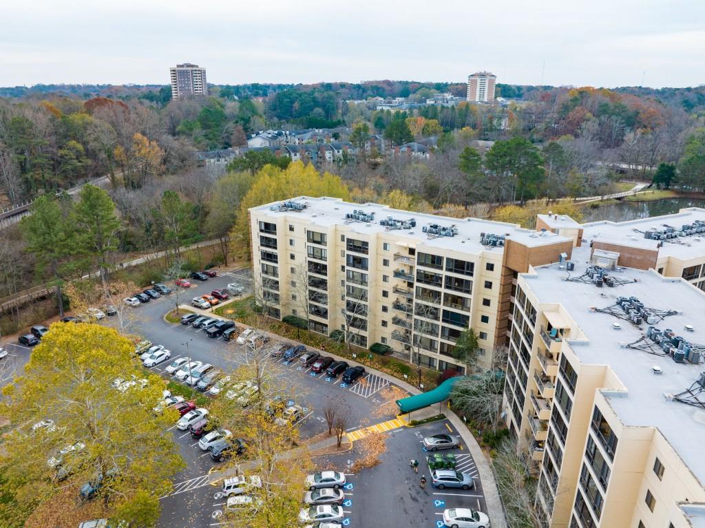 1800 Clairmont Lake Unit 220