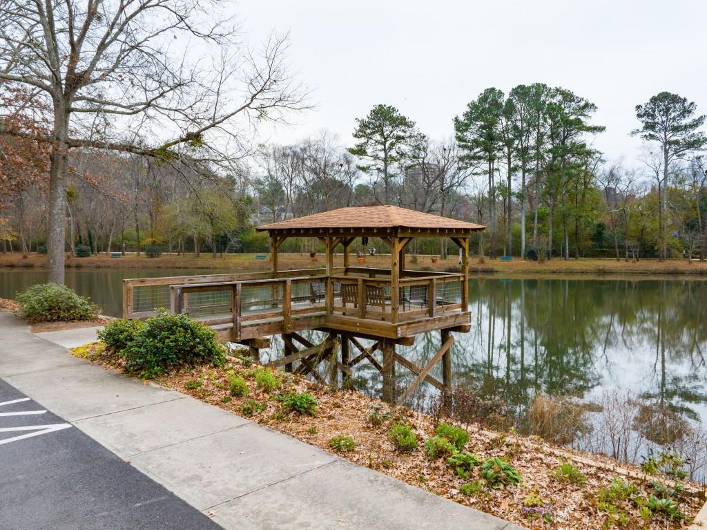 1800 Clairmont Lake Unit 220