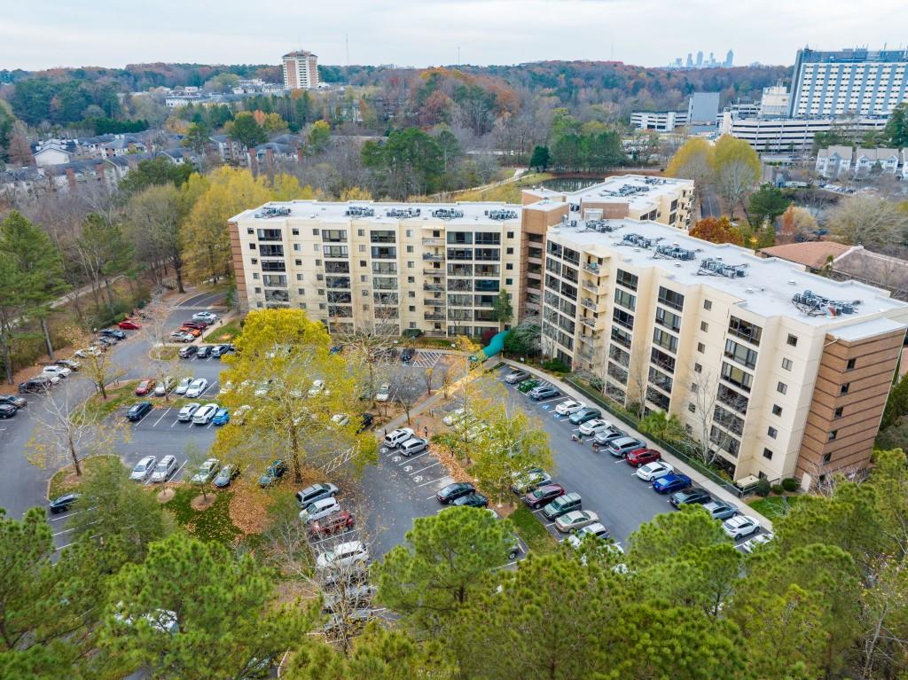 1800 Clairmont Lake Unit 220