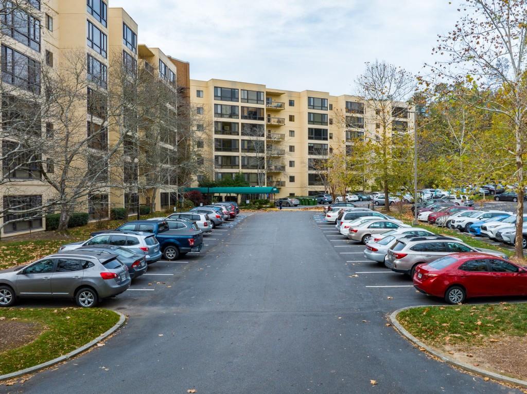 1800 Clairmont Lake Unit 220