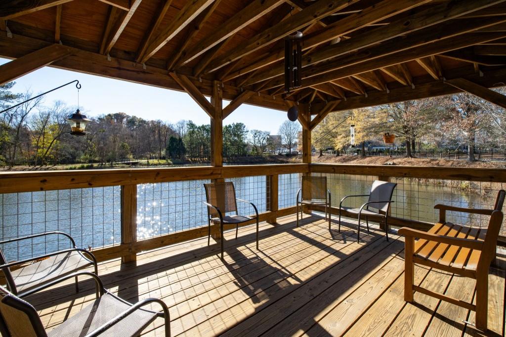 1800 Clairmont Lake Unit 220