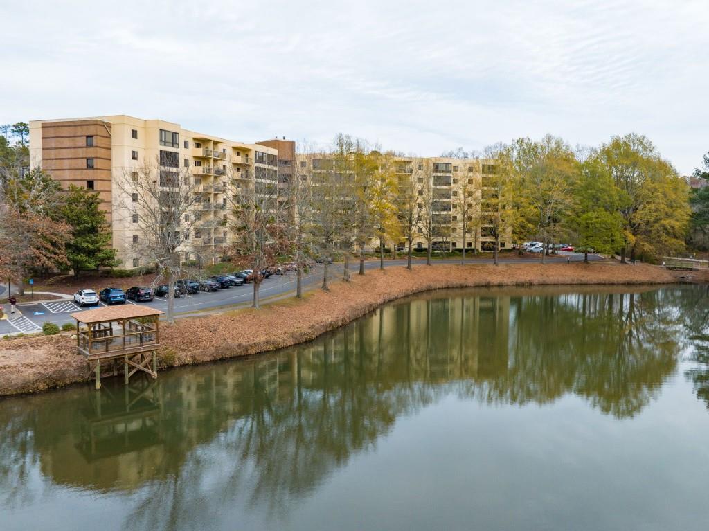 1800 Clairmont Lake Unit 220