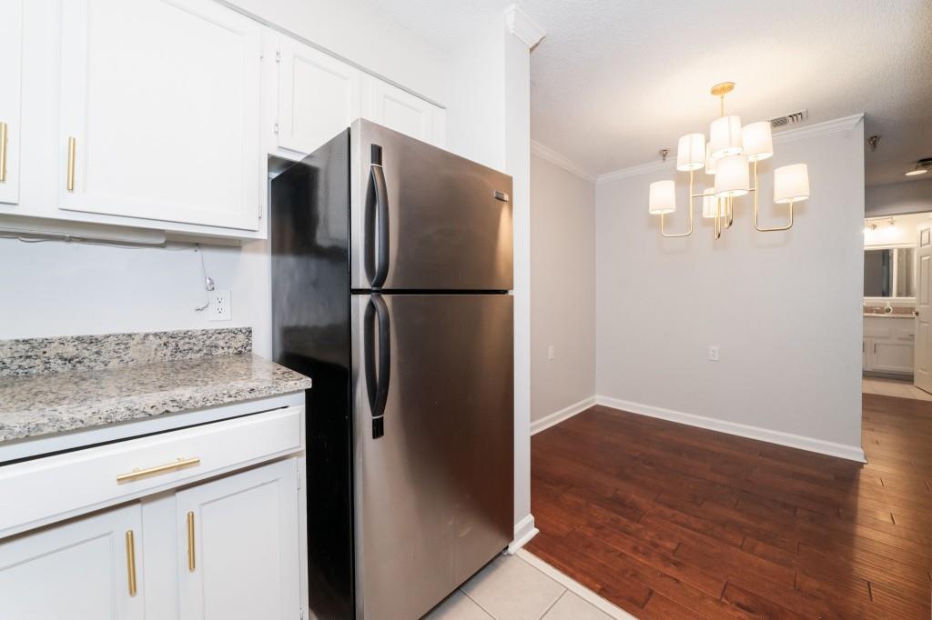 1800 Clairmont Lake Unit 220