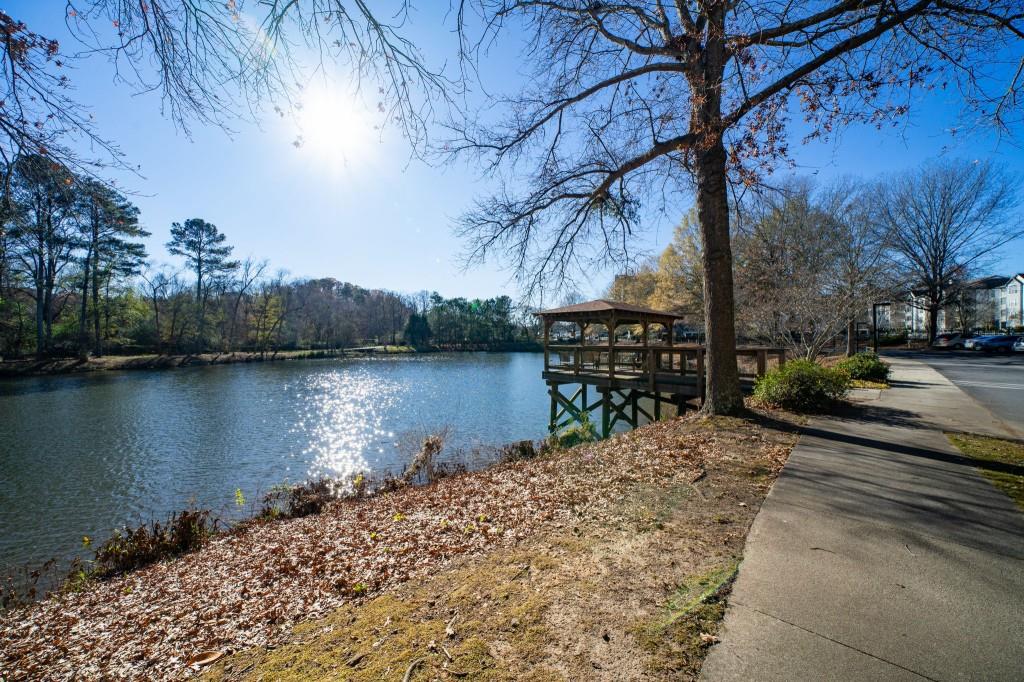 1800 Clairmont Lake Unit 220