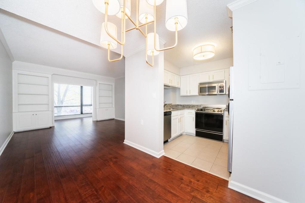 1800 Clairmont Lake Unit 220