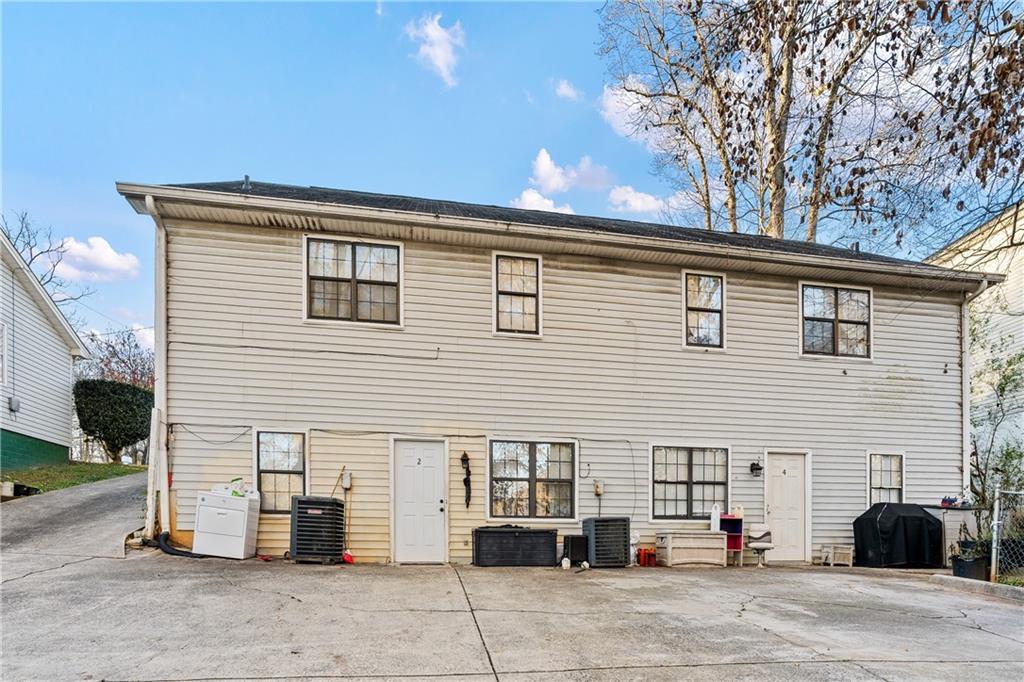 80 Lakeview Drive