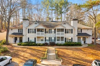 1002 Peachtree Forest Terrace