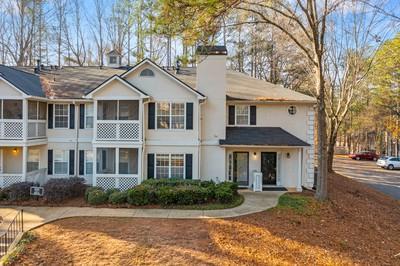 1002 Peachtree Forest Terrace