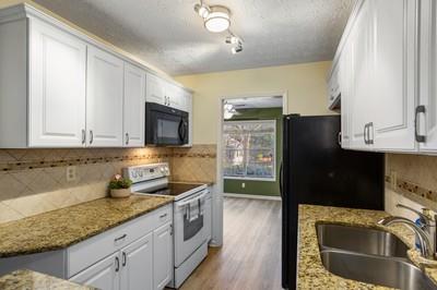 1002 Peachtree Forest Terrace