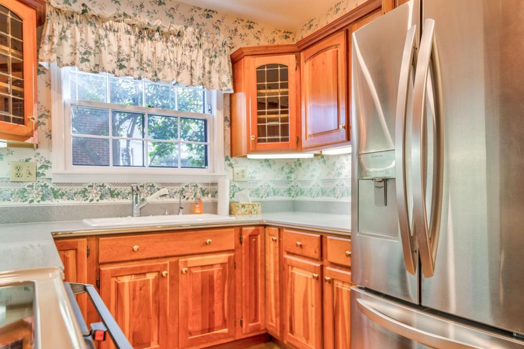 1941 Edinburgh Terrace NE