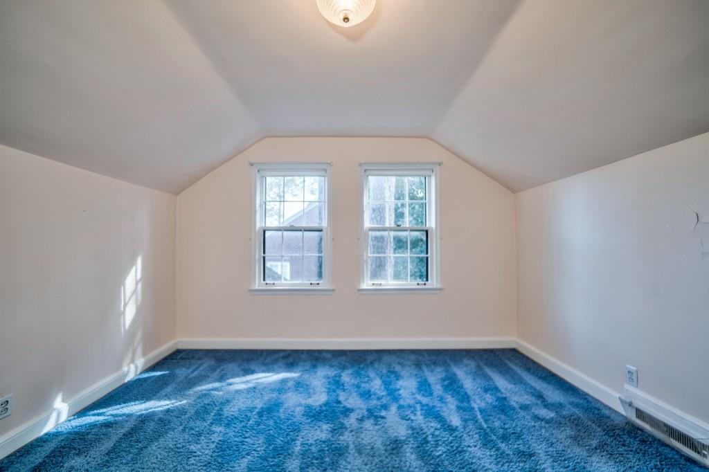 1941 Edinburgh Terrace NE
