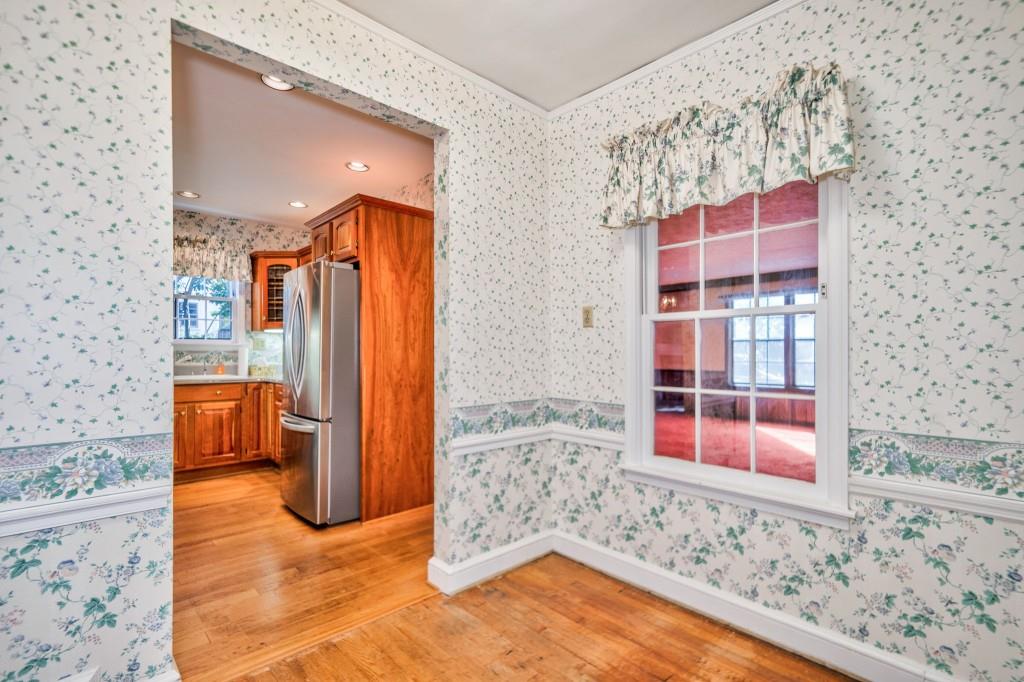 1941 Edinburgh Terrace NE