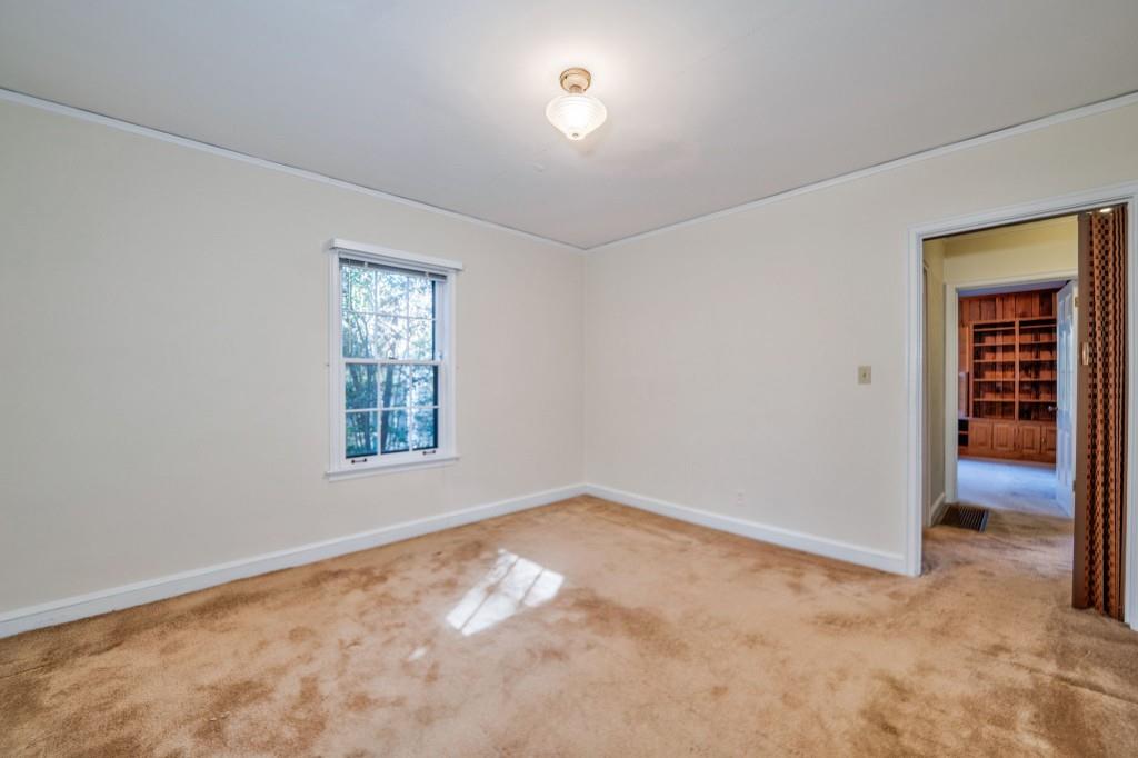 1941 Edinburgh Terrace NE