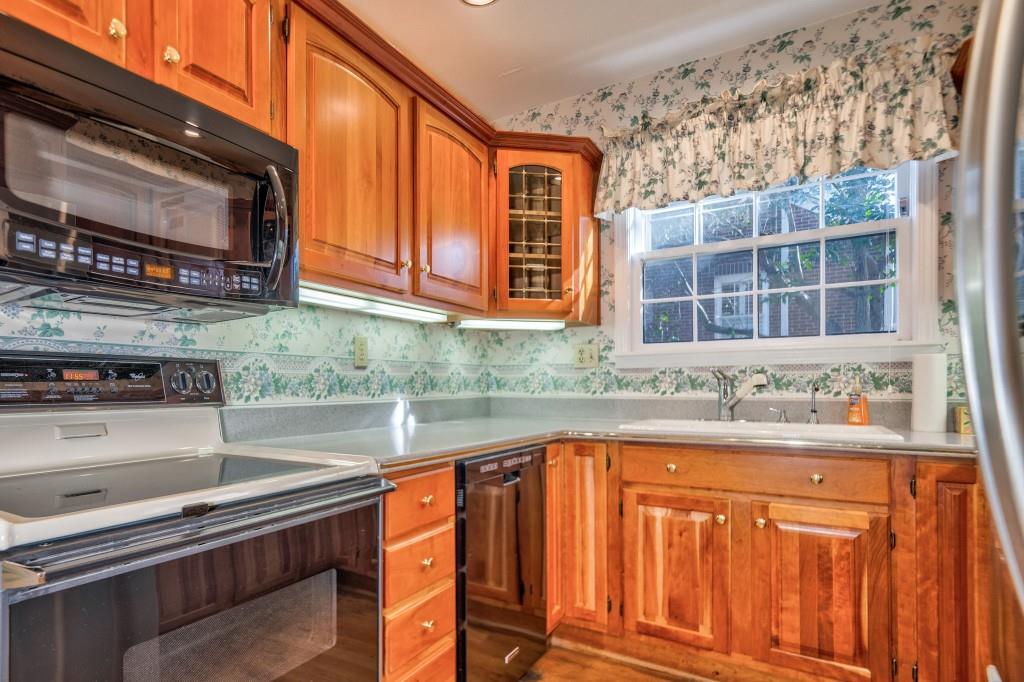 1941 Edinburgh Terrace NE