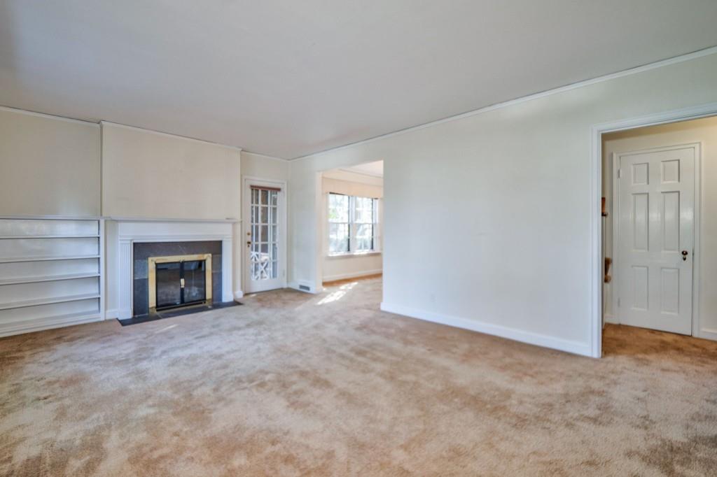 1941 Edinburgh Terrace NE
