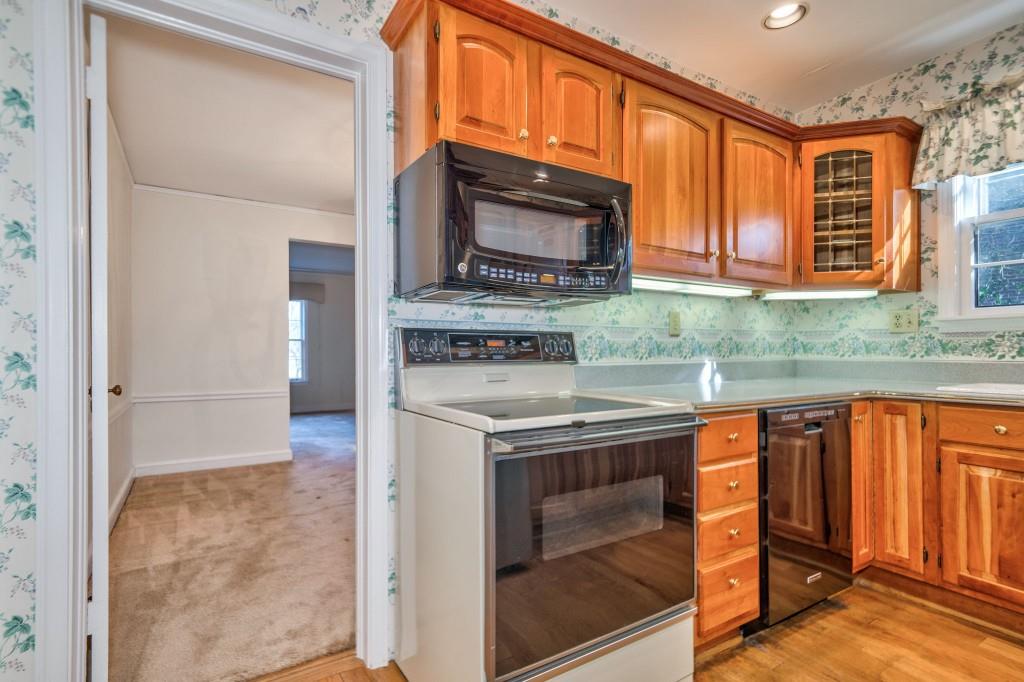 1941 Edinburgh Terrace NE