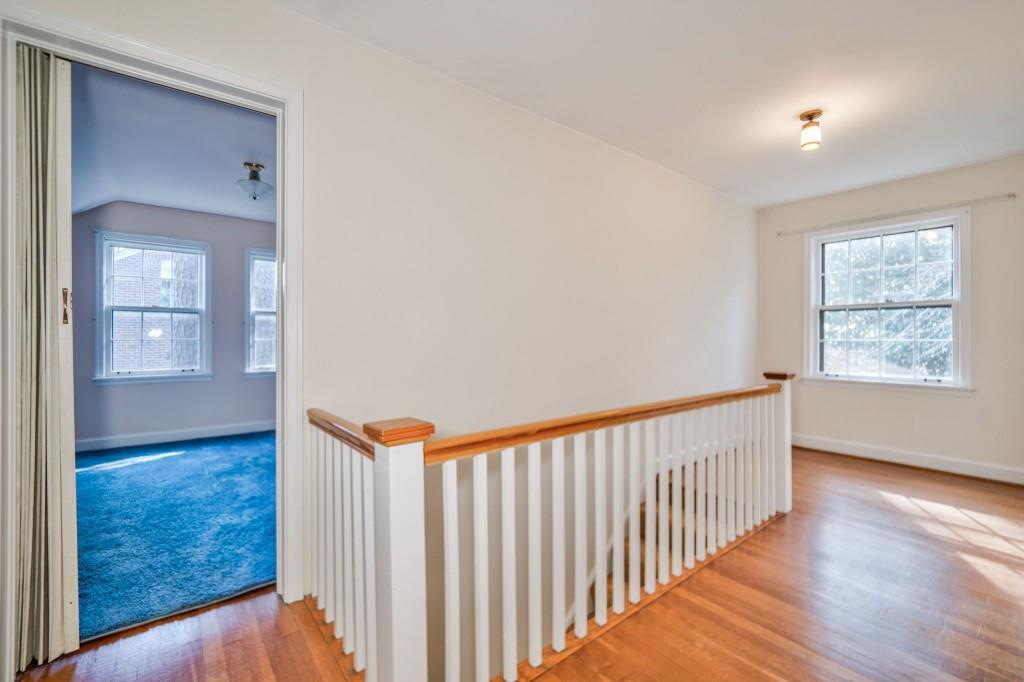 1941 Edinburgh Terrace NE