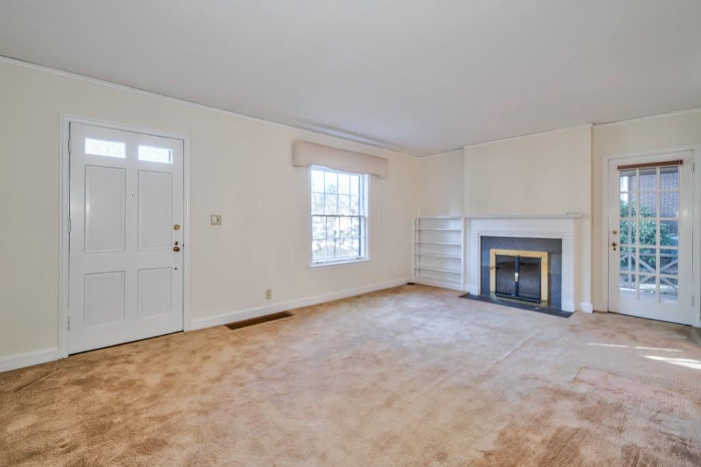 1941 Edinburgh Terrace NE