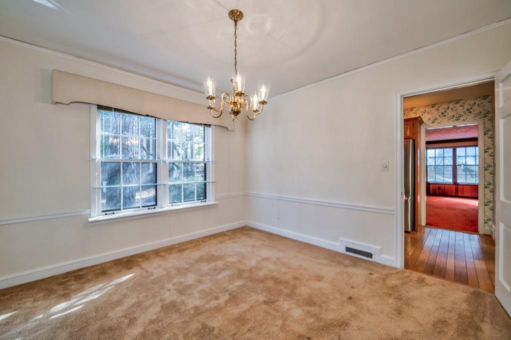 1941 Edinburgh Terrace NE