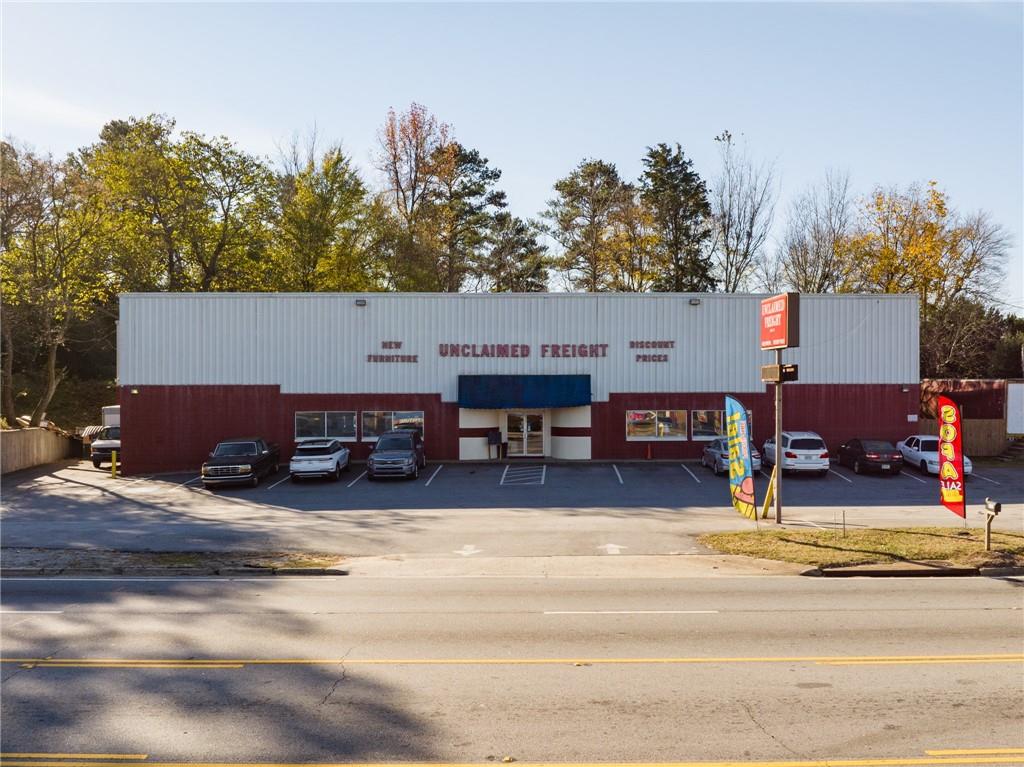 6151 Covington Highway