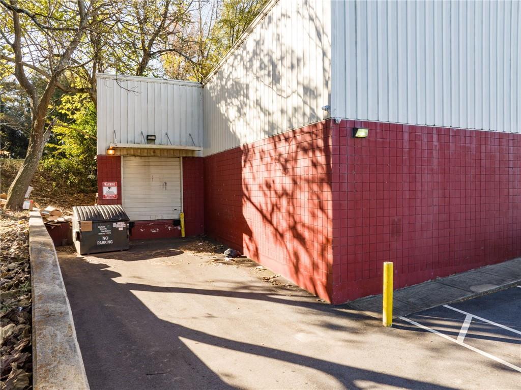 6151 Covington Highway