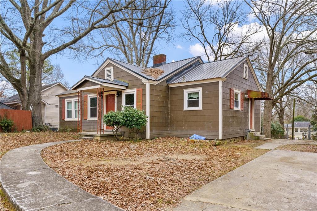 8 Lucille Avenue NW