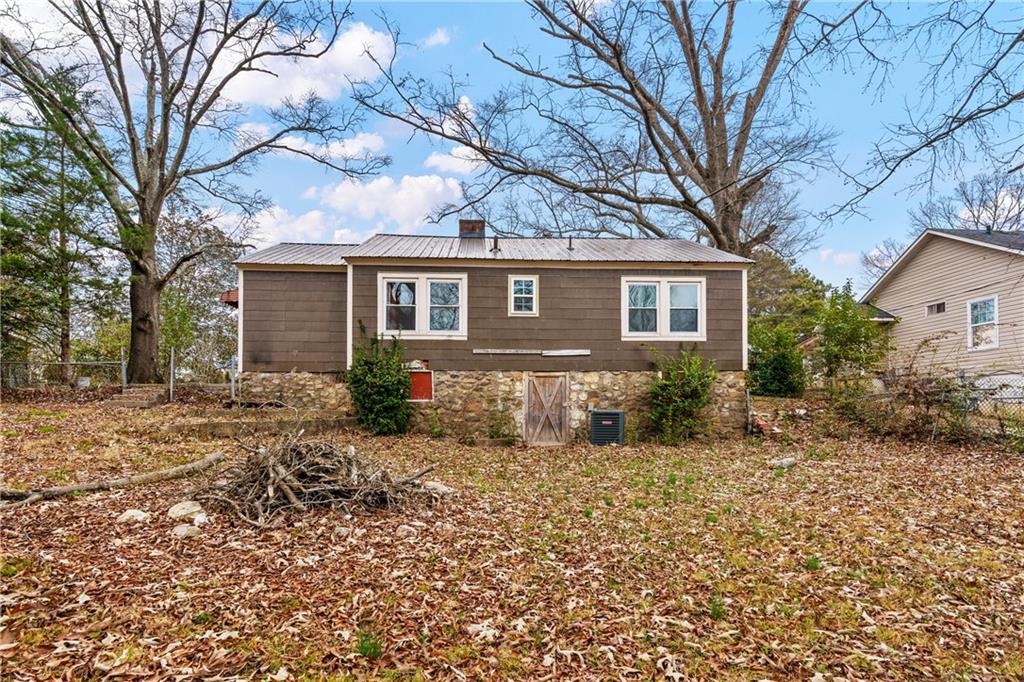 8 Lucille Avenue NW