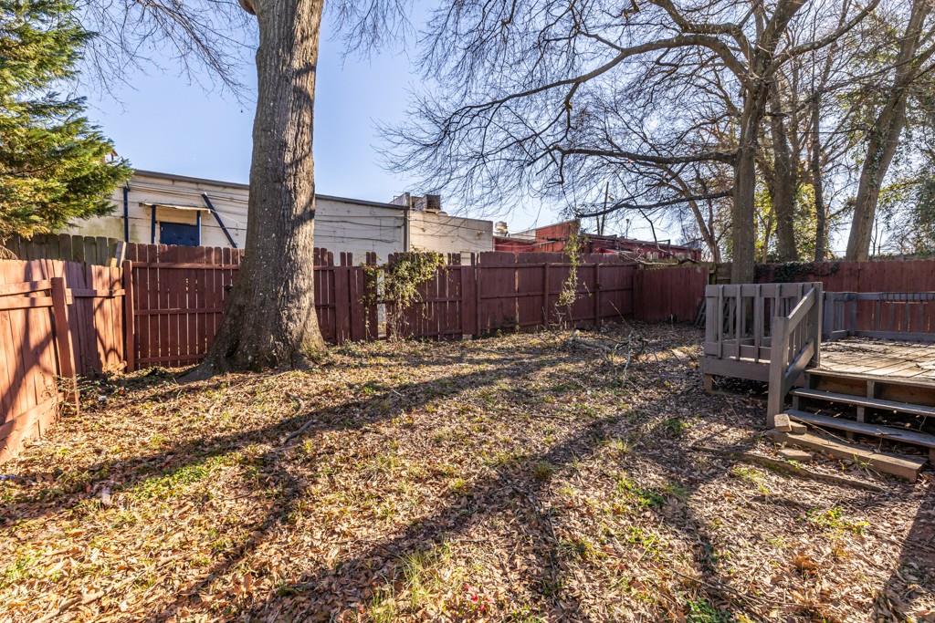921 Oak Street SW