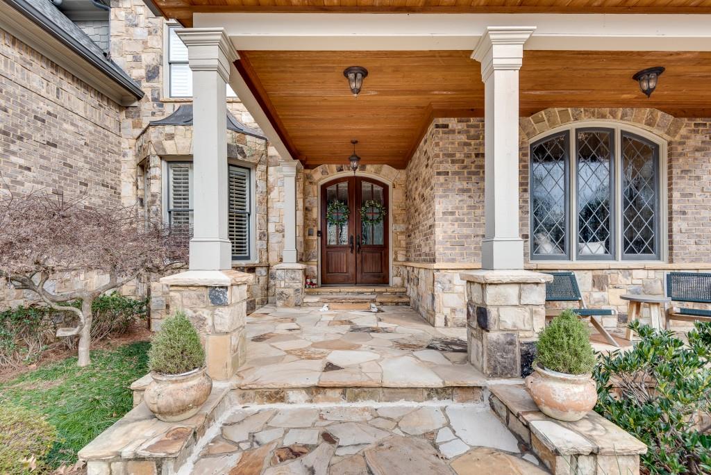 2300 Meadowvale Drive NE