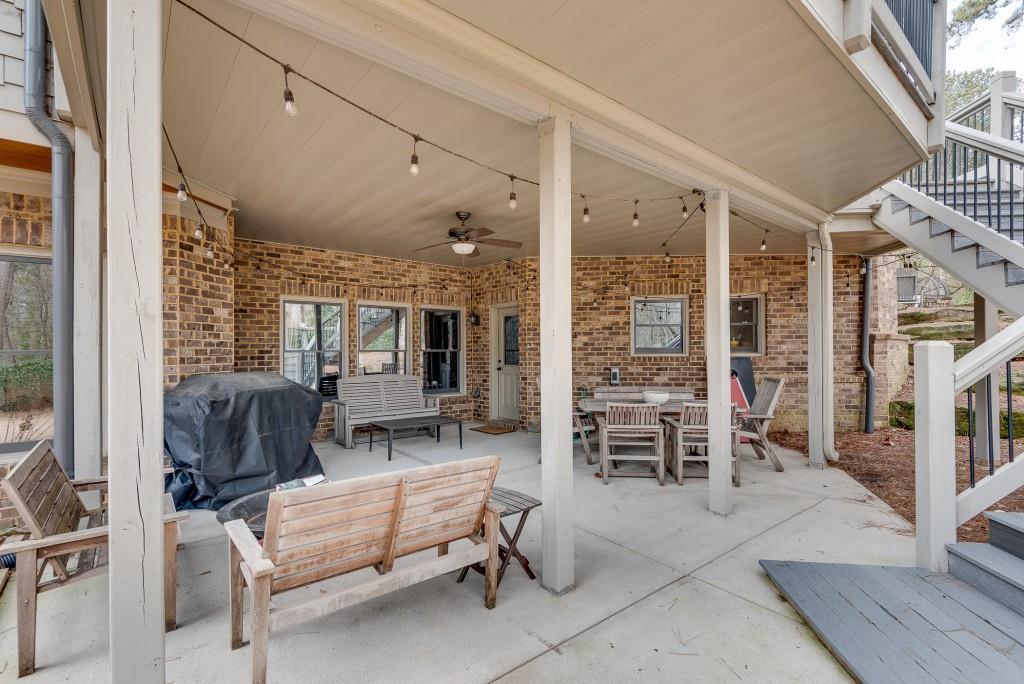 2300 Meadowvale Drive NE