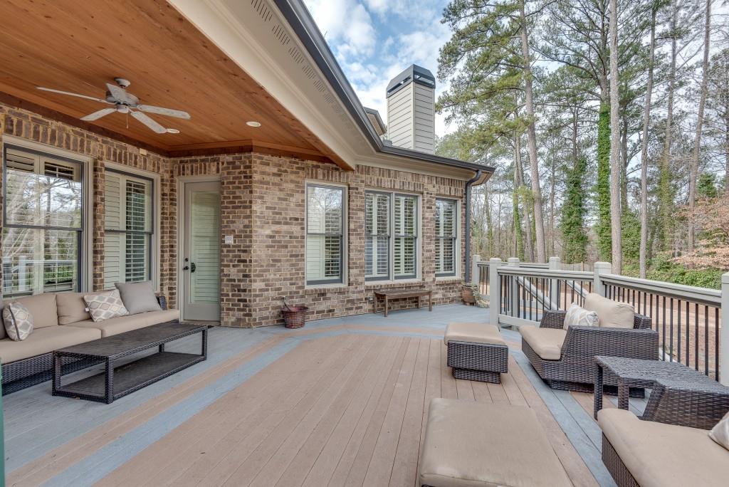 2300 Meadowvale Drive NE