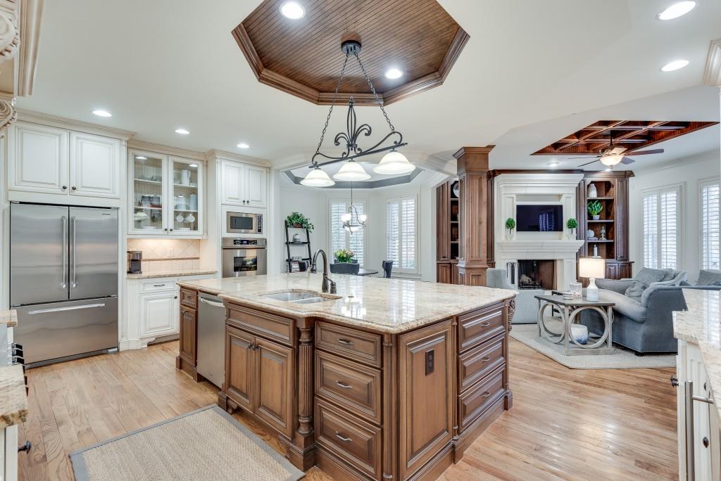 2300 Meadowvale Drive NE