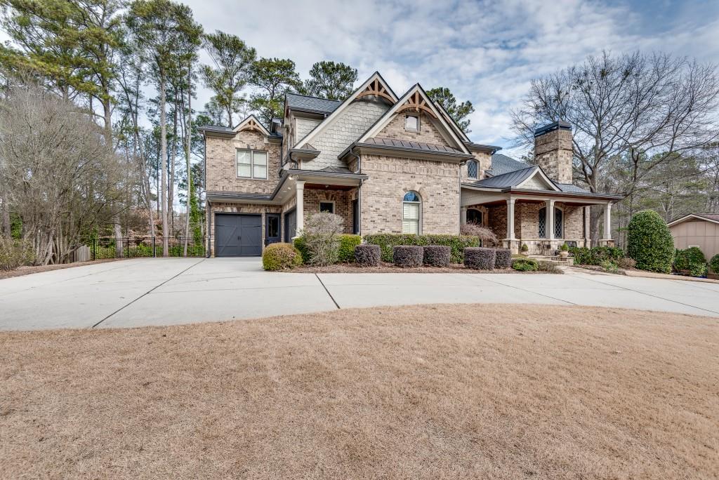 2300 Meadowvale Drive NE