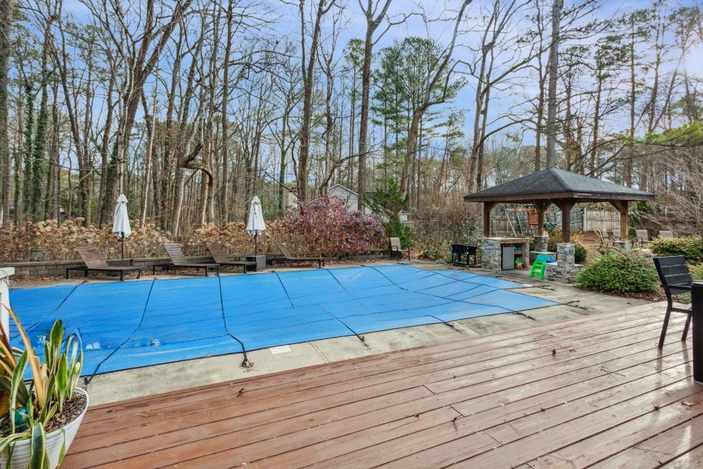 3346 Stonewall Drive NW