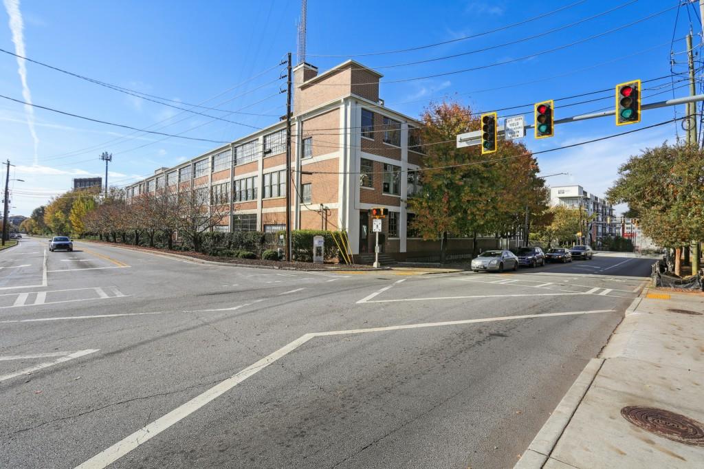 881 Memorial Unit 105