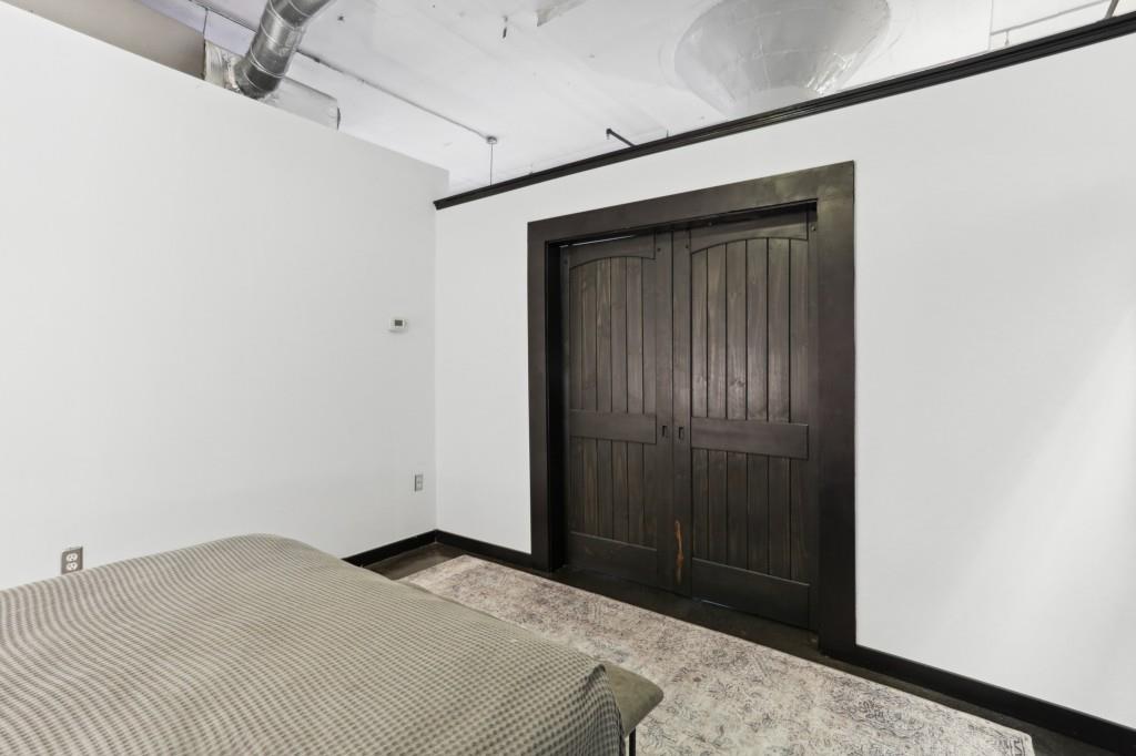 881 Memorial Unit 105