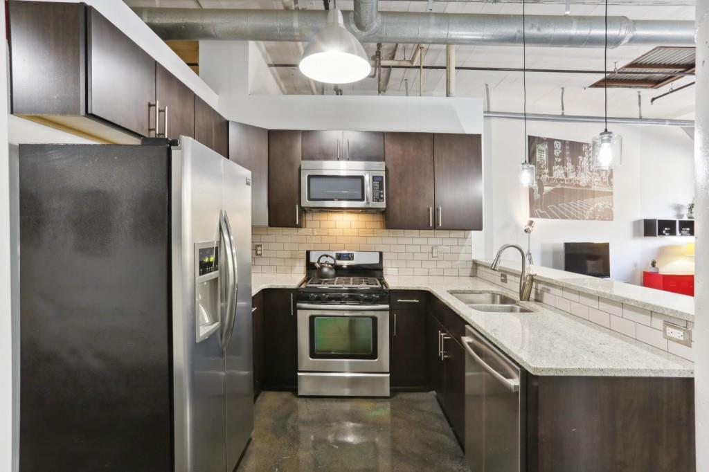881 Memorial Unit 105