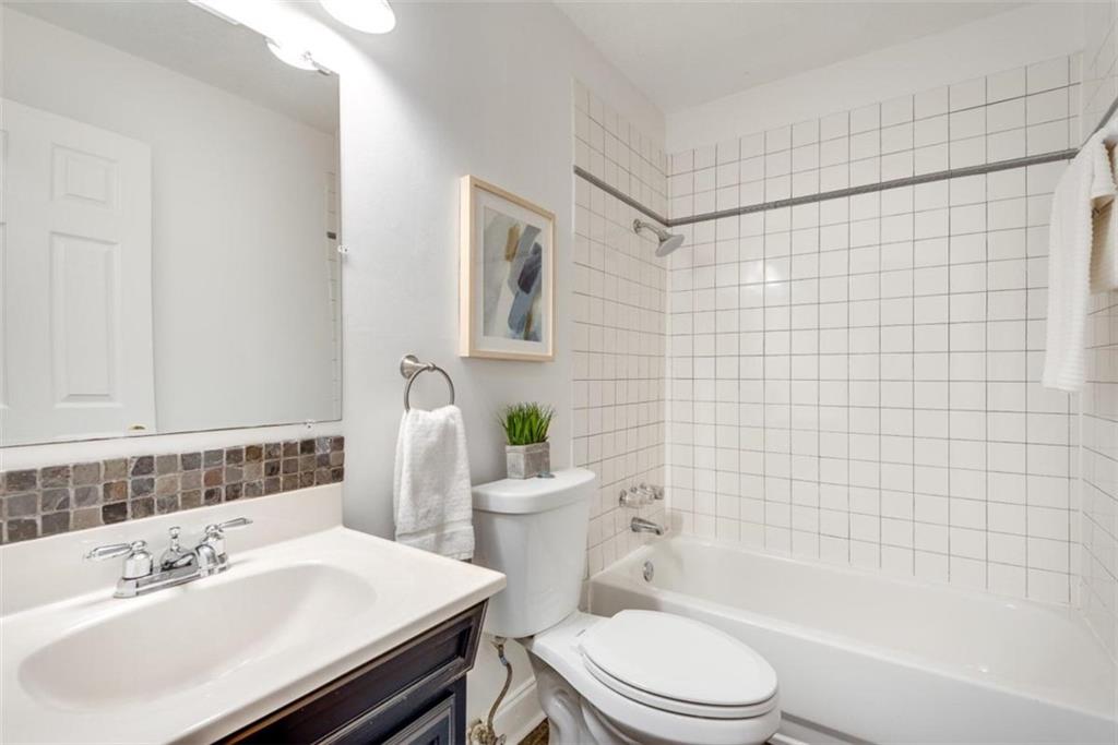 1119 Forrest Boulevard