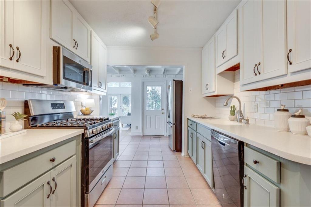 1119 Forrest Boulevard