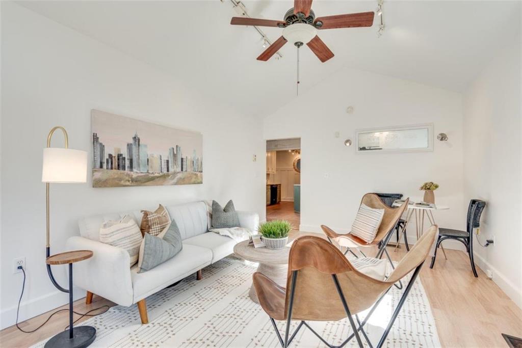 1119 Forrest Boulevard