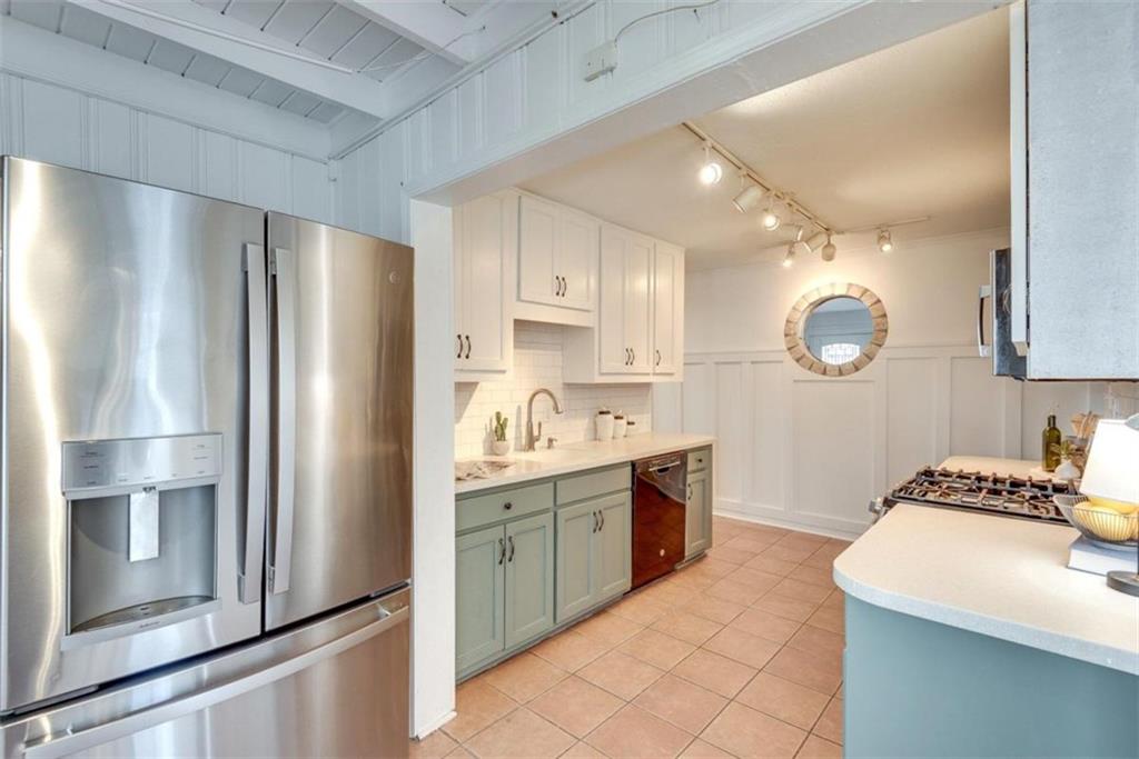 1119 Forrest Boulevard