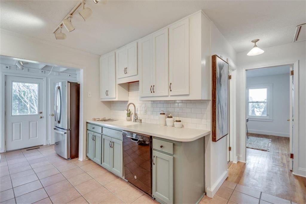 1119 Forrest Boulevard