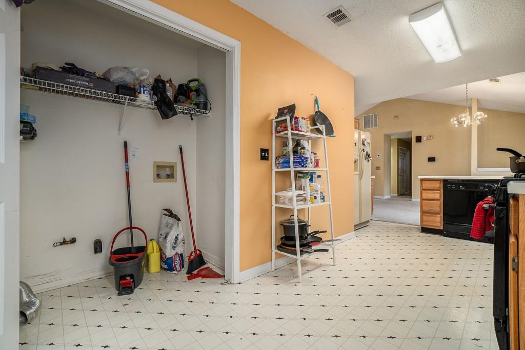 1285 Waterton Trail