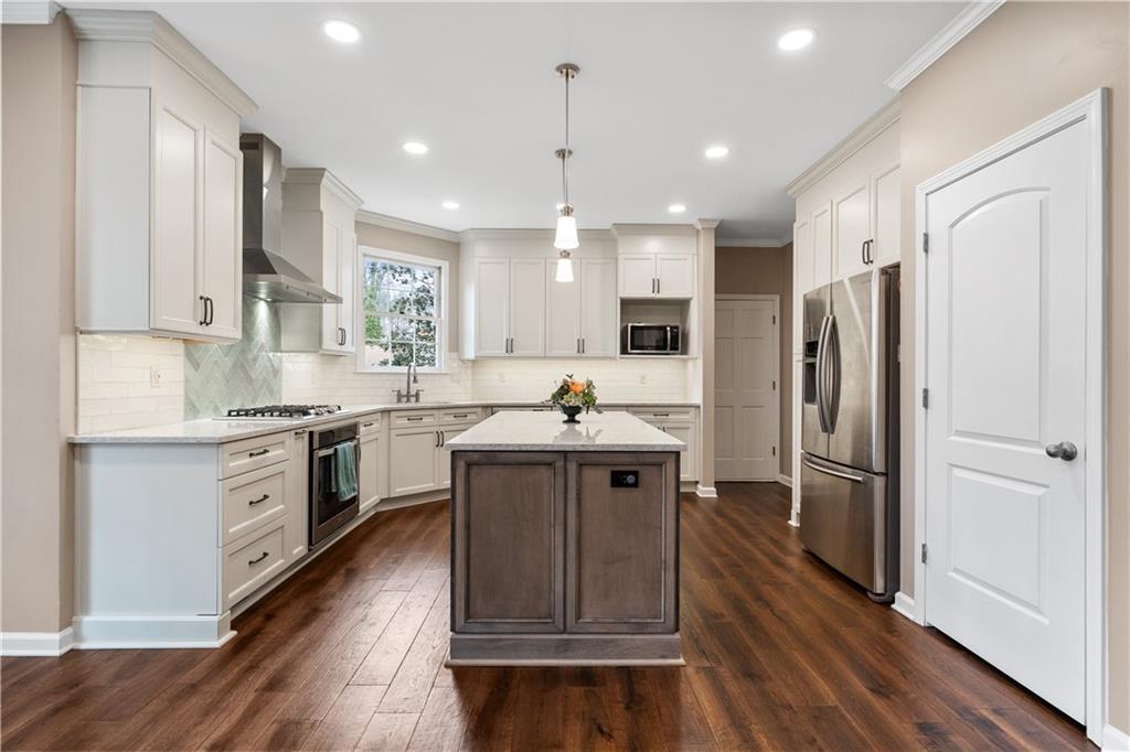 390 Meadowmeade Lane